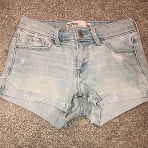 Abercrombie & Fitch - Low Rise Light Denim Shorts